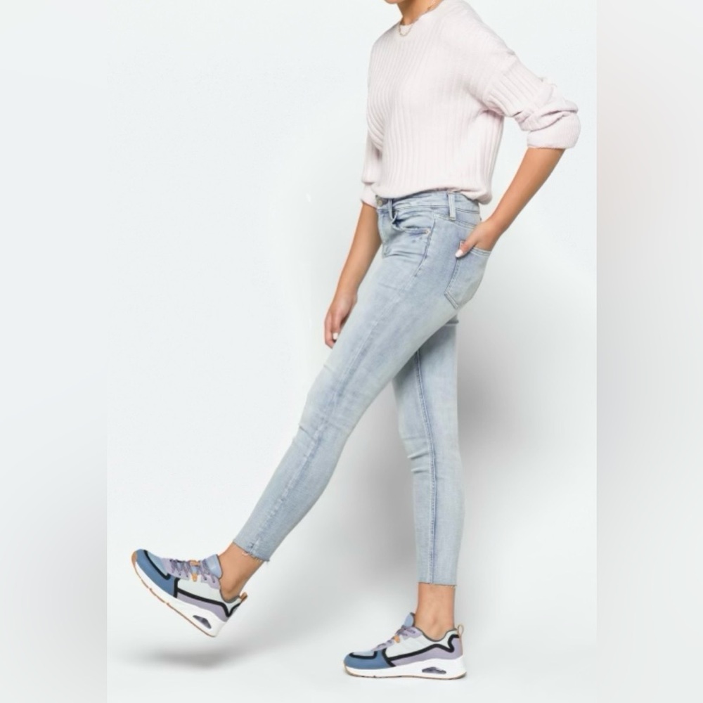 Pistola Arielle Skinny Scissor Cut Hem Jean - Picture 2 of 13